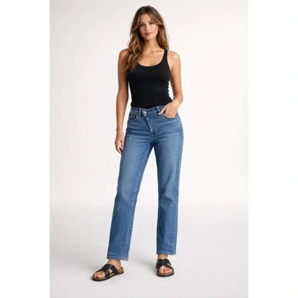 Abercrombie & Fitch Size 29 The 90s Straight Ultra High Rise Crisscross Jeans‎